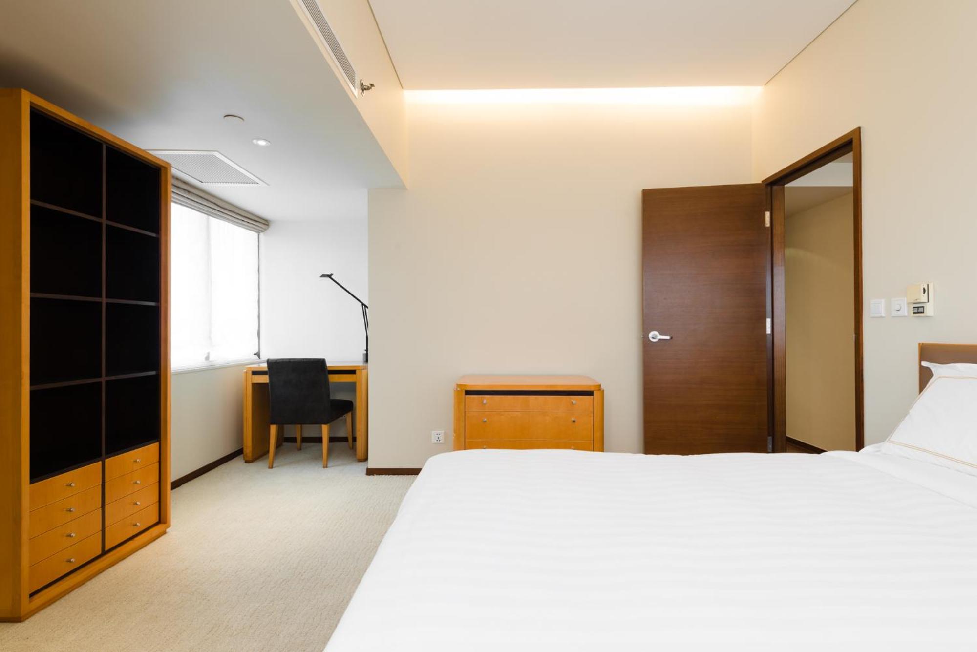 Shanghai Centre Serviced Apartment Екстериор снимка